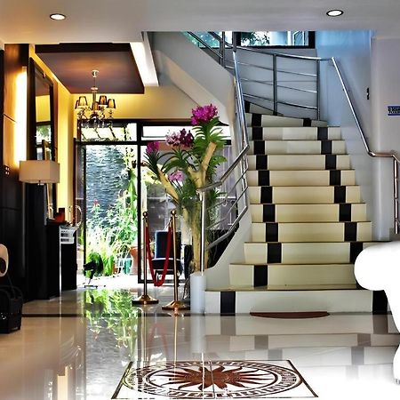 Peridot Suites Davao Екстер'єр фото