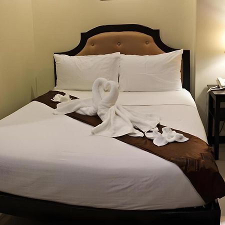 Peridot Suites Davao Екстер'єр фото