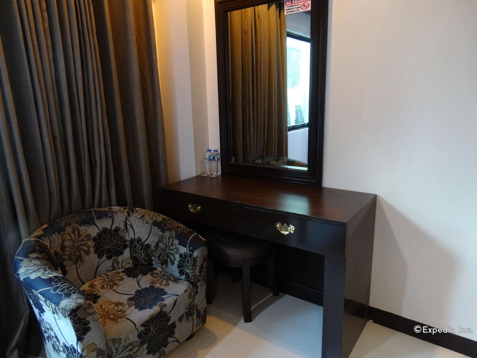 Peridot Suites Davao Екстер'єр фото