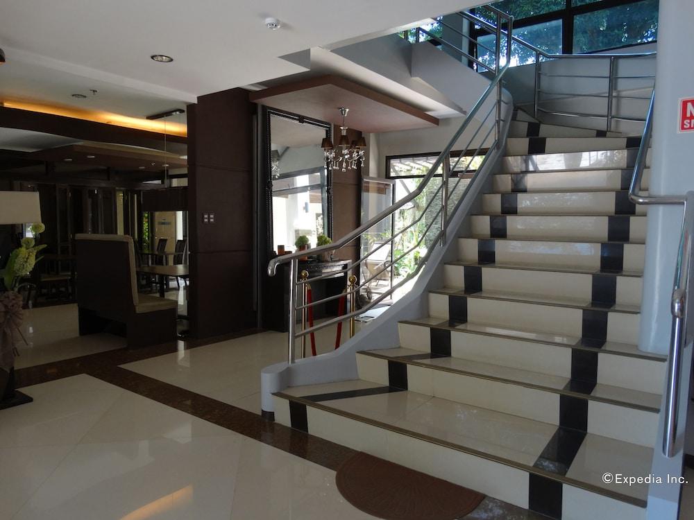 Peridot Suites Davao Екстер'єр фото