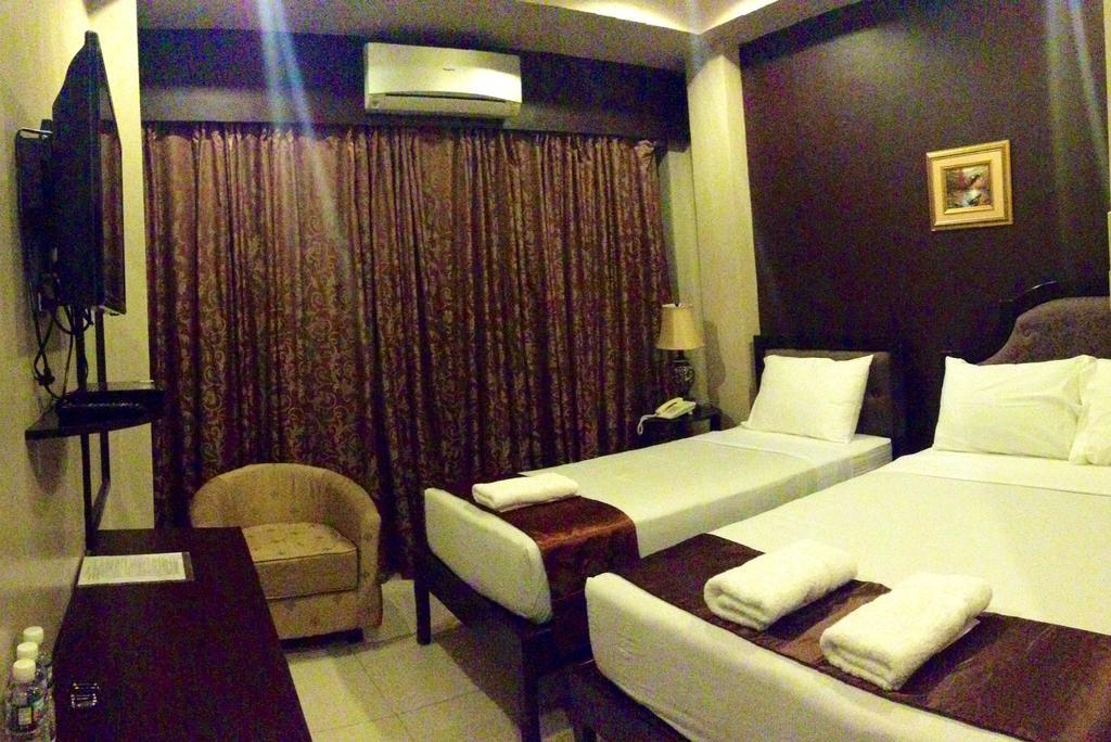 Peridot Suites Davao Екстер'єр фото