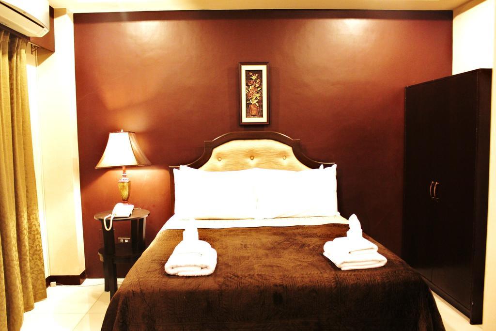 Peridot Suites Davao Екстер'єр фото