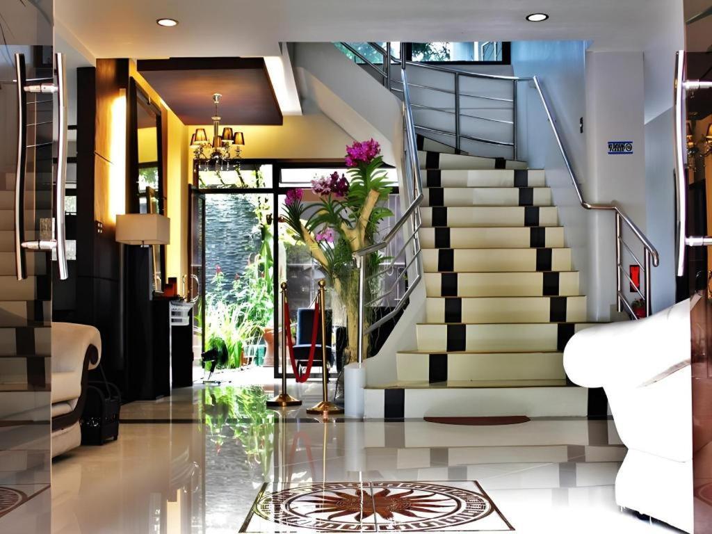Peridot Suites Davao Екстер'єр фото
