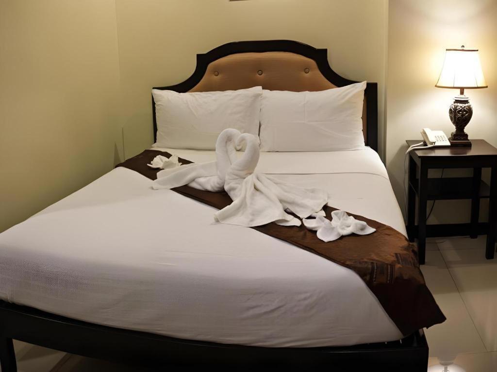 Peridot Suites Davao Екстер'єр фото