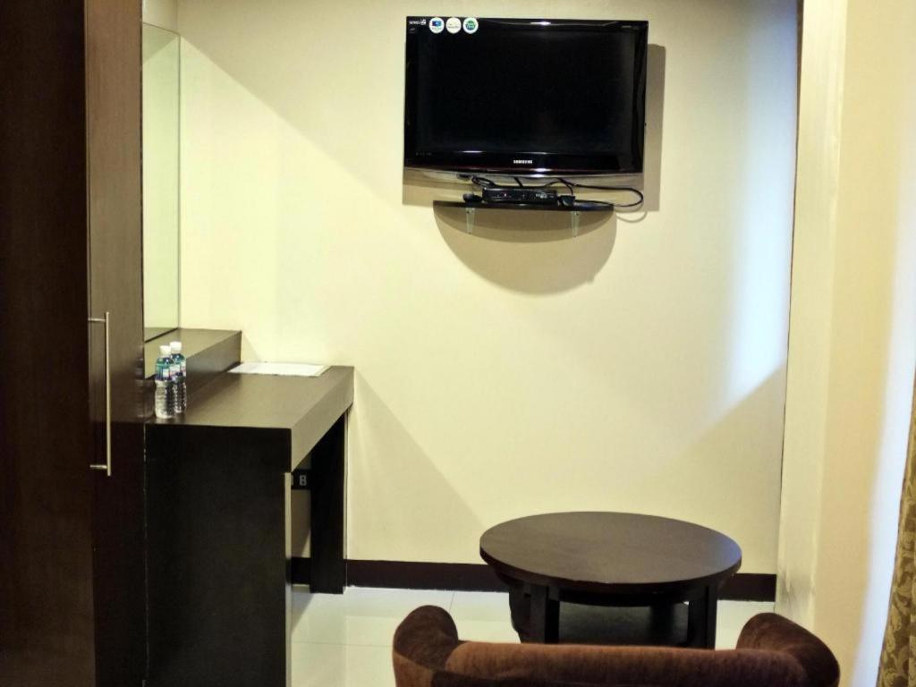 Peridot Suites Davao Екстер'єр фото