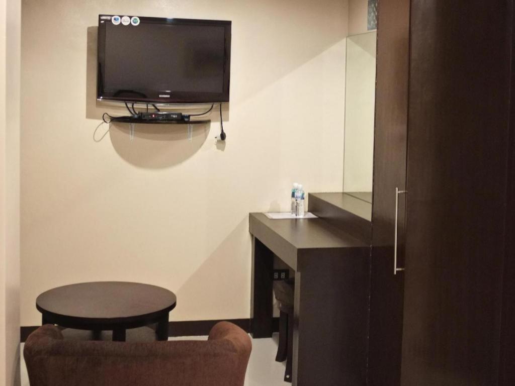 Peridot Suites Davao Екстер'єр фото