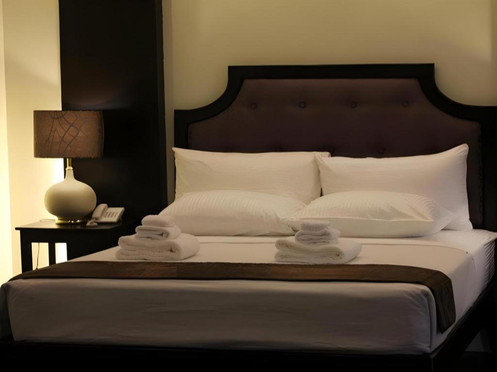 Peridot Suites Davao Екстер'єр фото
