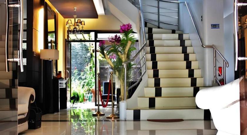 Peridot Suites Davao Екстер'єр фото