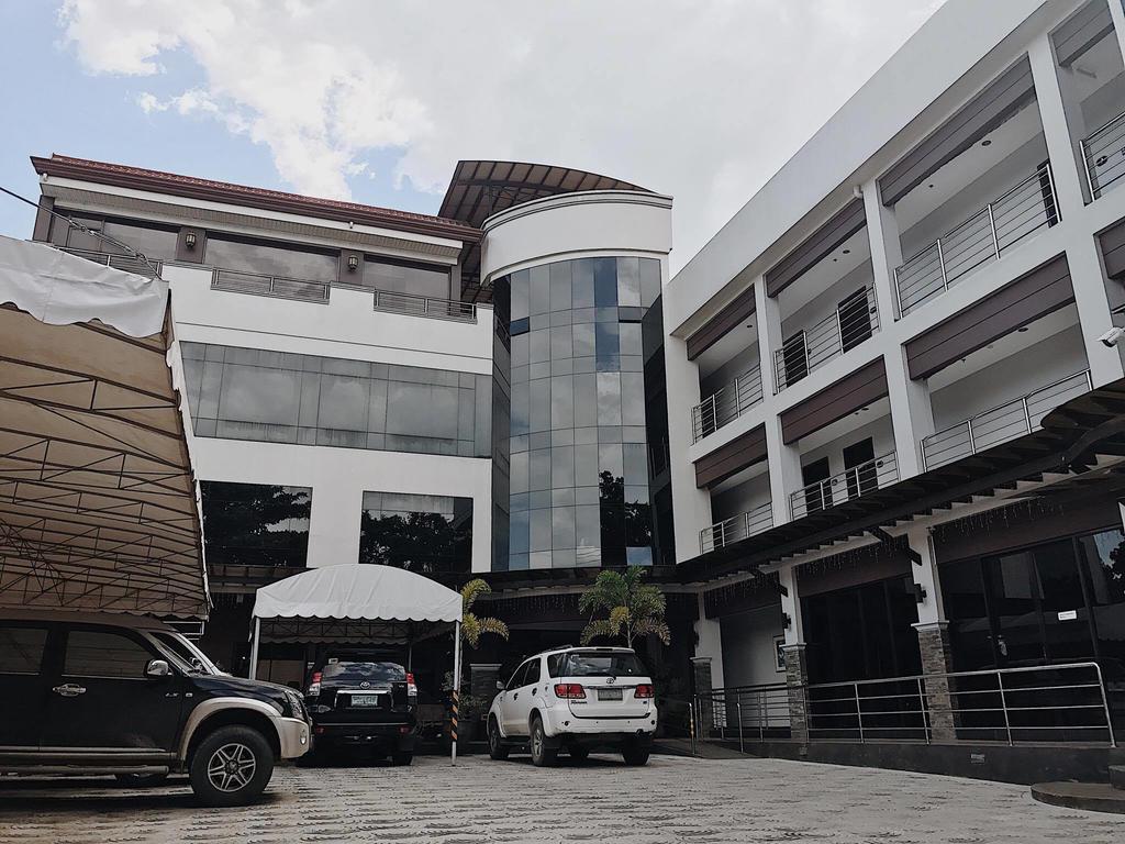 Peridot Suites Davao Екстер'єр фото