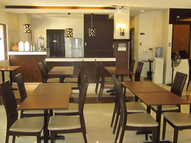 Peridot Suites Davao Екстер'єр фото